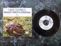 1974 Froggy Went A-Courting / Extract from Tubular Bells 13245-AT MISPRESSING (labels in wrong order).