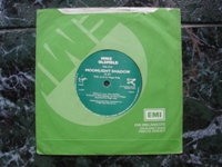 1983 Moonlight Shadow / Rite of Man VS586 (label A dark green, label B light green).