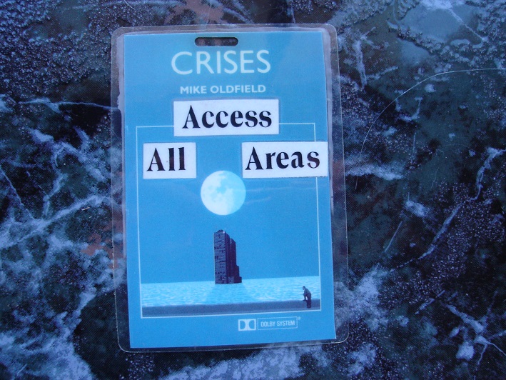Crises backstage access.